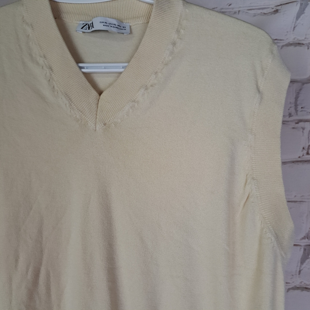 Zara V-neck Knit Sweater Vest - Picture 3 of 8
